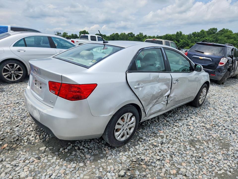 2013 Kia Forte მანქანა იყიდება აუქციონზე, vin: KNAFU4A27D5733643, აუქციონის ნომერი: 53910806