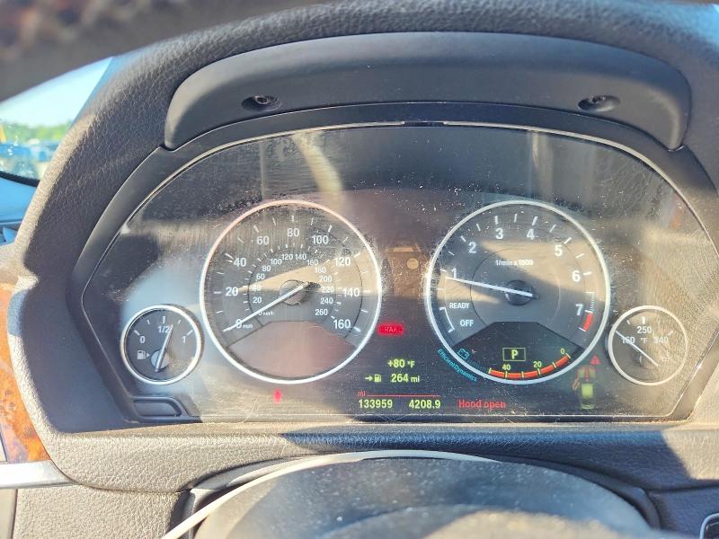 2015 Bmw 328 მანქანა იყიდება აუქციონზე, vin: WBA3B3C54FF545587, აუქციონის ნომერი: 58286456