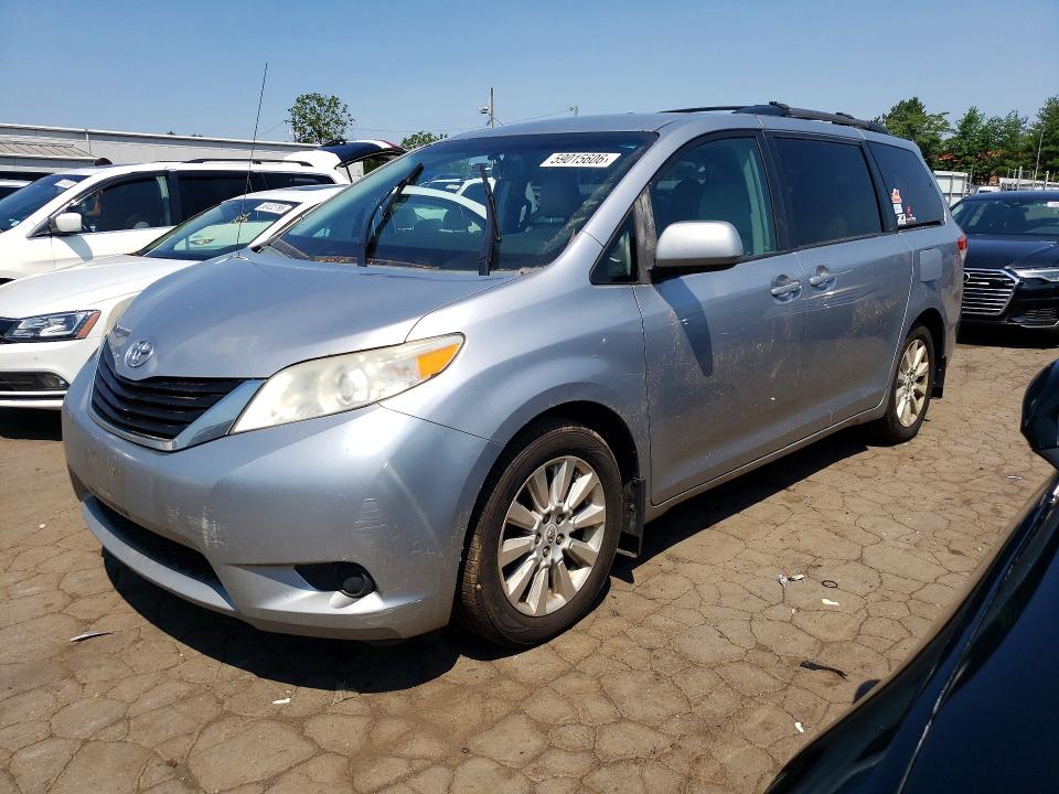 Aukcja sprzedaży 2011 Toyota Sienna, vin: 5TDJK3DC1BS027681, numer aukcji: 59015606