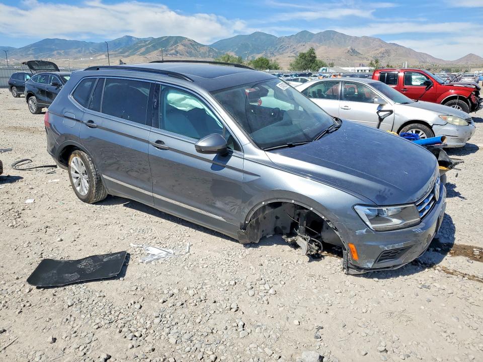 Продажа на аукционе авто 2018 Volkswagen Tiguan, vin: 3VV2B7AX9JM103408, номер лота: 57432576