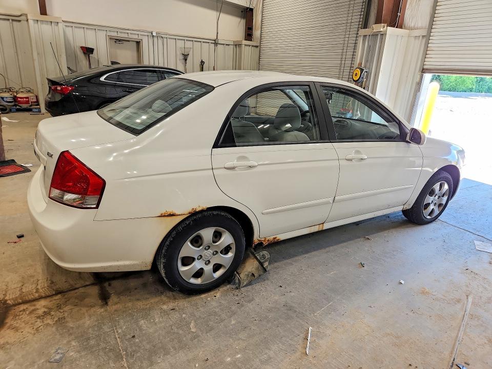 58023206 :رقم المزاد ، KNAFE221795613517 vin ، 2009 Kia Spectra مزاد بيع