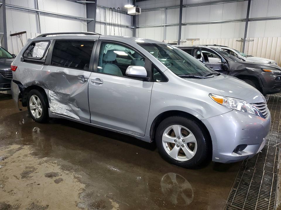 Aukcja sprzedaży 2015 Toyota Sienna, vin: 5TDKK3DC5FS662607, numer aukcji: 57179096