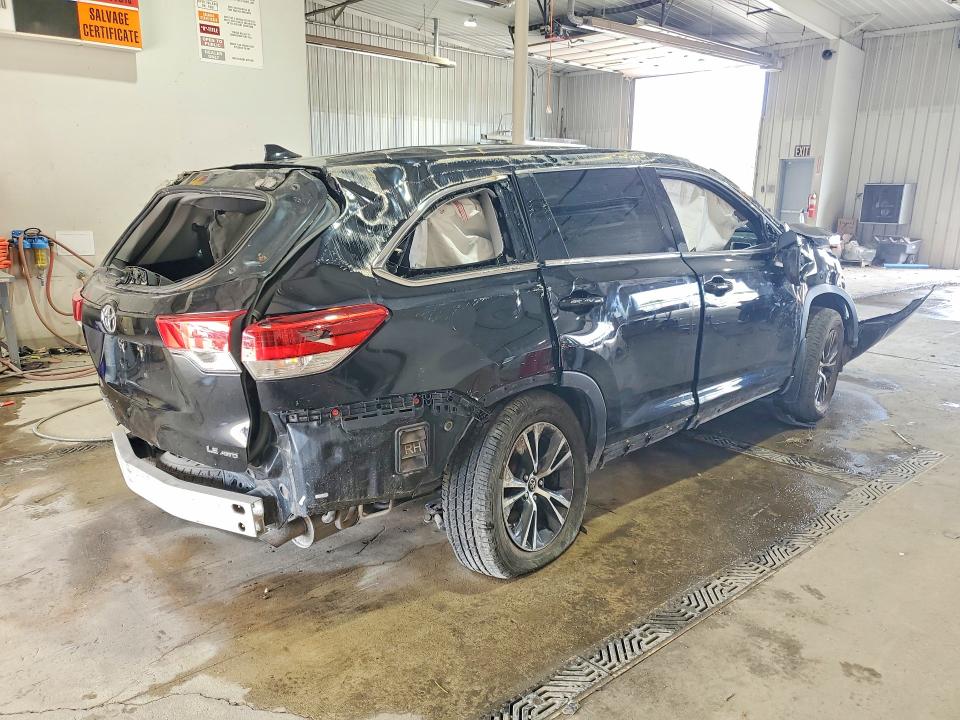 56275736 :رقم المزاد ، 5TDBZRFH1JS828959 vin ، 2018 Toyota Highlander مزاد بيع