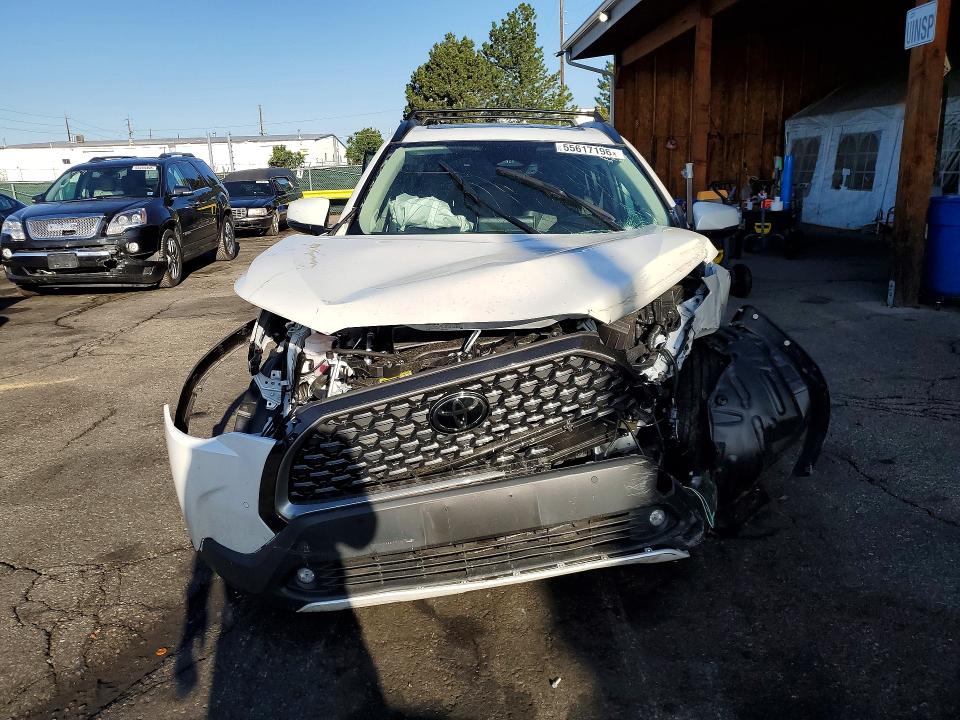 Продажа на аукционе авто 2023 Toyota Corolla Cross, vin: 7MUDAABGXPV061867, номер лота: 55617196