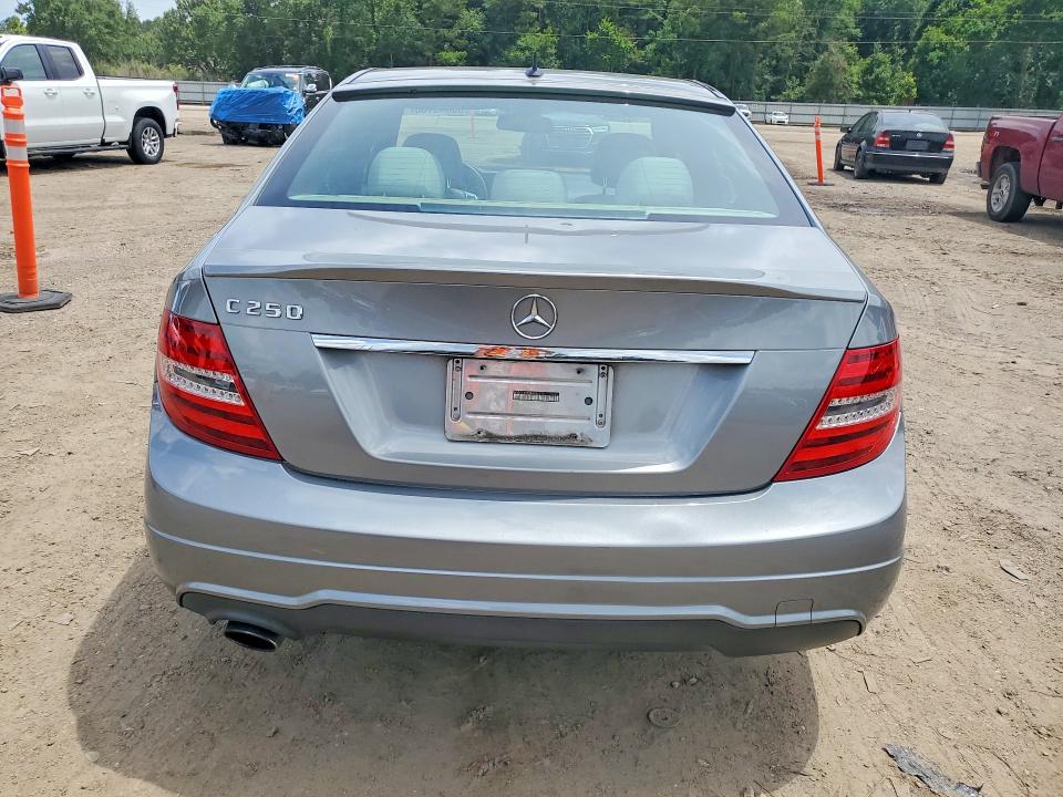 2014 Mercedes-benz C მანქანა იყიდება აუქციონზე, vin: WDDGF4HB9EA946230, აუქციონის ნომერი: 55648156