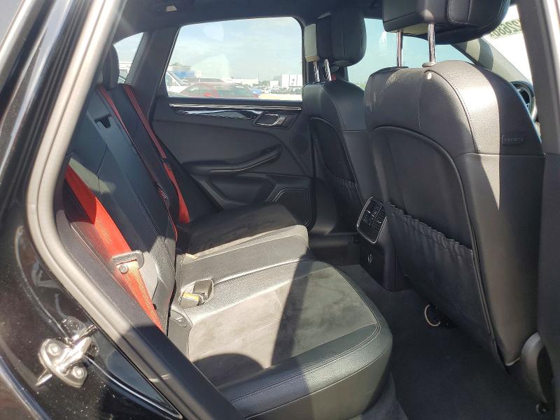 57122686 :رقم المزاد ، WP1AA2A58JLB21543 vin ، 2018 Porsche Macan مزاد بيع