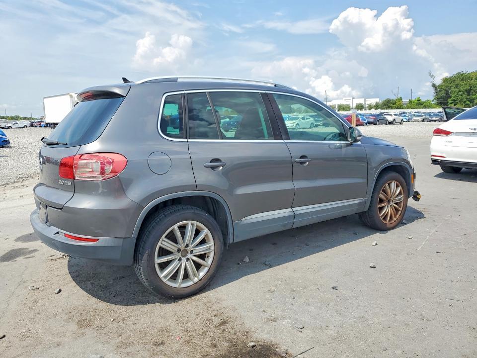 2015 Volkswagen Tiguan მანქანა იყიდება აუქციონზე, vin: WVGAV7AX7FW516013, აუქციონის ნომერი: 85992025