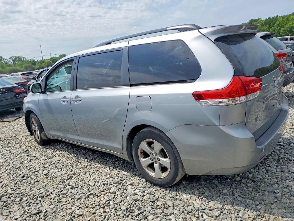 2014 Toyota Sienna მანქანა იყიდება აუქციონზე, vin: 5TDKK3DC9ES518072, აუქციონის ნომერი: 57130546