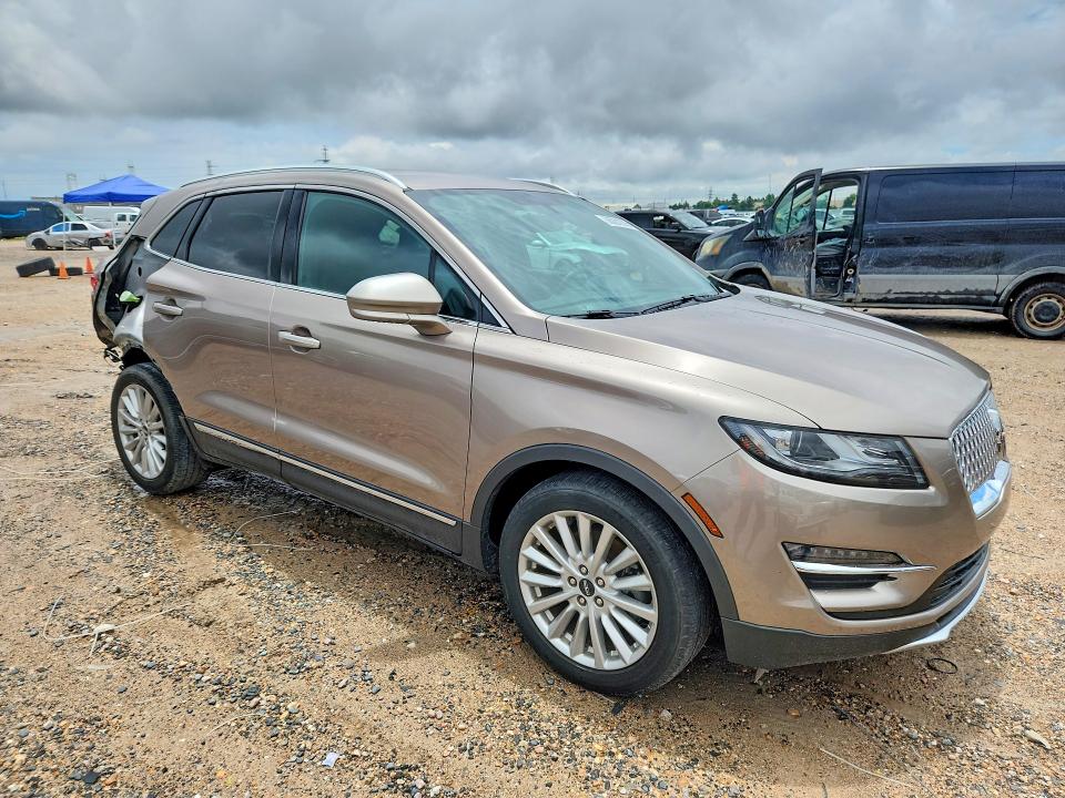Продажа на аукционе авто 2019 Lincoln Mkc, vin: 5LMCJ1C90KUL16884, номер лота: 56291076