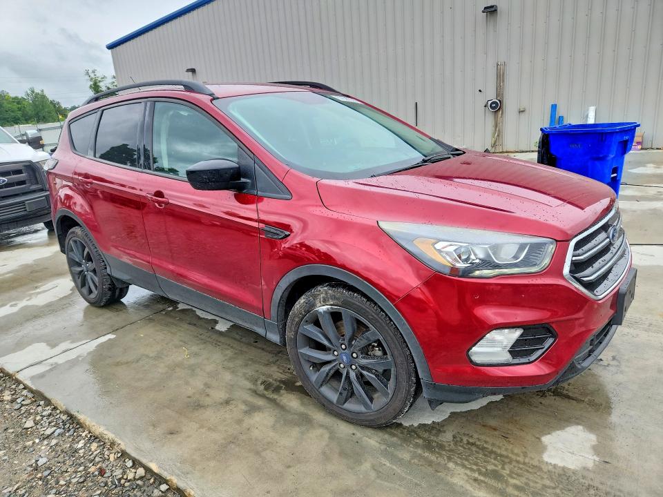 Продаж на аукціоні авто 2018 Ford Escape, vin: 1FMCU0GD4JUD33916, номер лоту: 57628386