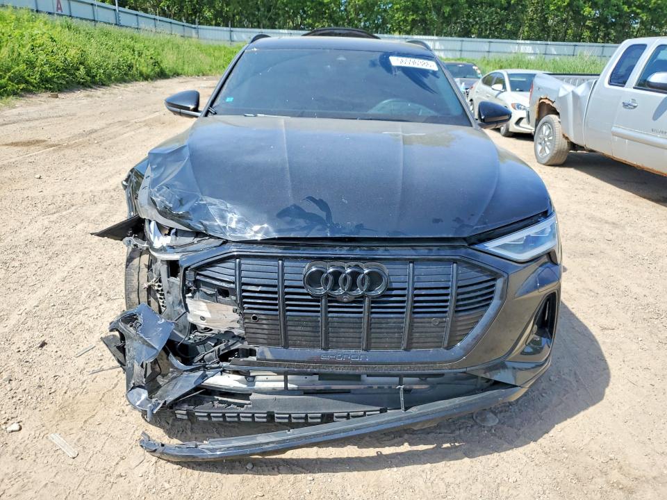 2022 Audi E-tron S მანქანა იყიდება აუქციონზე, vin: WA1VCBGE3NB039763, აუქციონის ნომერი: 56596386