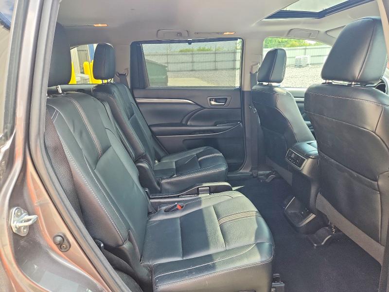 Продаж на аукціоні авто 2018 Toyota Highlander, vin: 5TDJZRFH0JS544119, номер лоту: 59060116