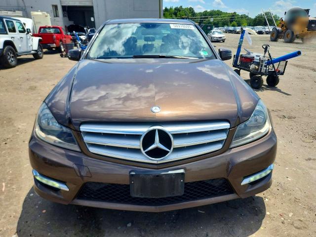 Продажа на аукционе авто 2013 Mercedes-benz C, vin: WDDGF4HB1DA828820, номер лота: 58978696