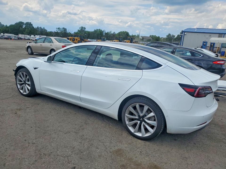 58806506 :رقم المزاد ، 5YJ3E1EA0JF108756 vin ، 2018 Tesla Model 3 مزاد بيع