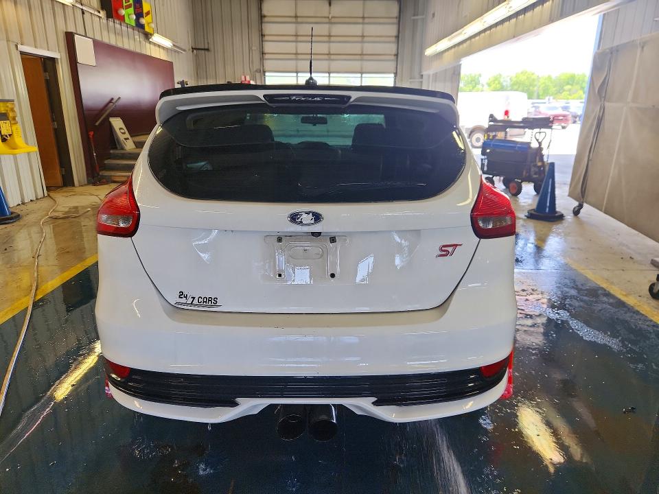 56846656 :رقم المزاد ، 1FADP3L90GL355578 vin ، 2016 Ford Focus مزاد بيع
