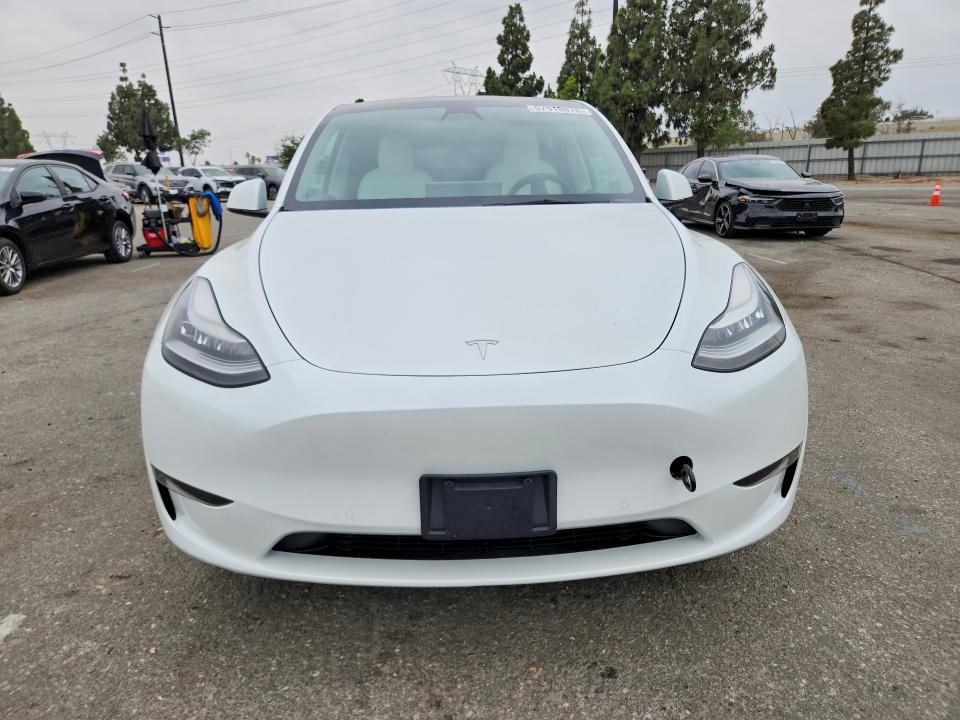 2022 Tesla Model Y მანქანა იყიდება აუქციონზე, vin: 7SAYGDEE0NF327813, აუქციონის ნომერი: 57919876