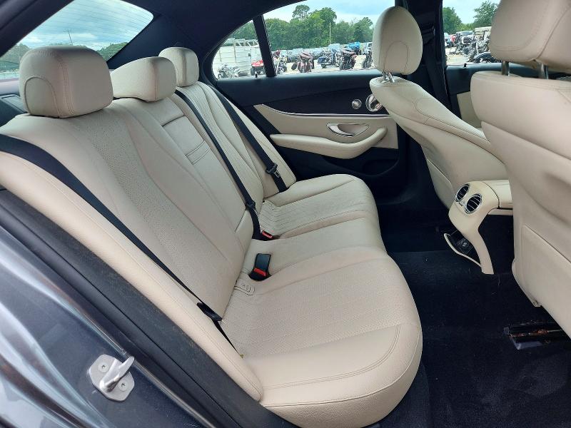 57609896 :رقم المزاد ، WDDZF4KB6HA106072 vin ، 2017 Mercedes-benz E مزاد بيع