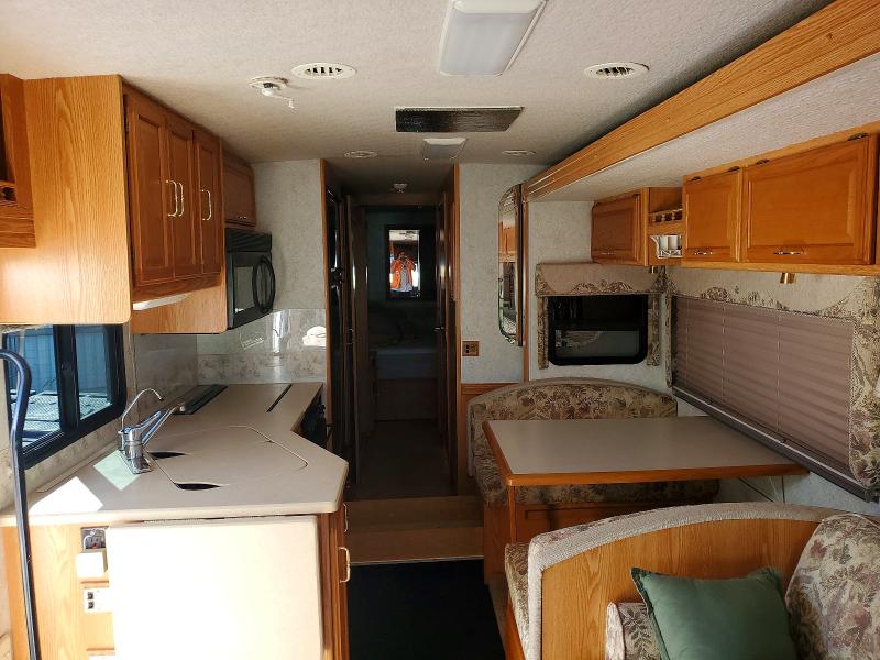 2001 Winnibago Recreational Vehicle (rv) მანქანა იყიდება აუქციონზე, vin: 1FCNF53S010A04632, აუქციონის ნომერი: 56614836