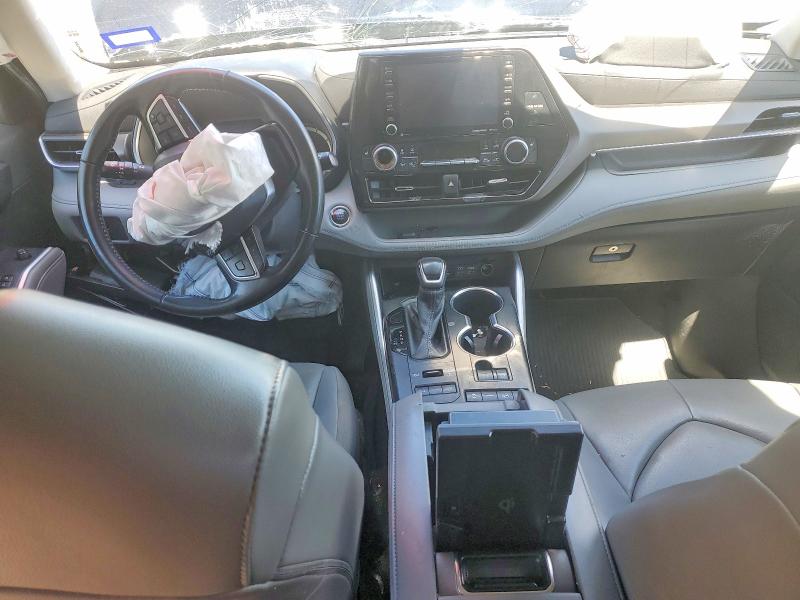 2022 Toyota Highlander მანქანა იყიდება აუქციონზე, vin: 5TDGZRBH5NS228138, აუქციონის ნომერი: 56893646