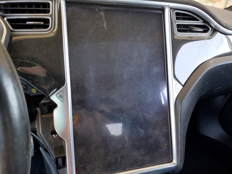 58910786 :رقم المزاد ، 5YJSA1H40FF086875 vin ، 2015 Tesla Model S مزاد بيع