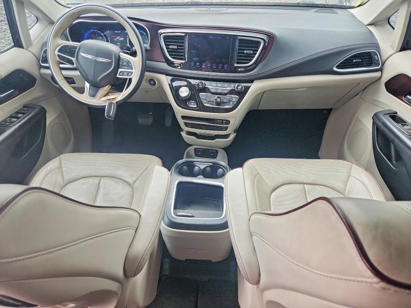 56103626 :رقم المزاد ، 2C4RC1GG0HR838036 vin ، 2017 Chrysler Pacifica مزاد بيع