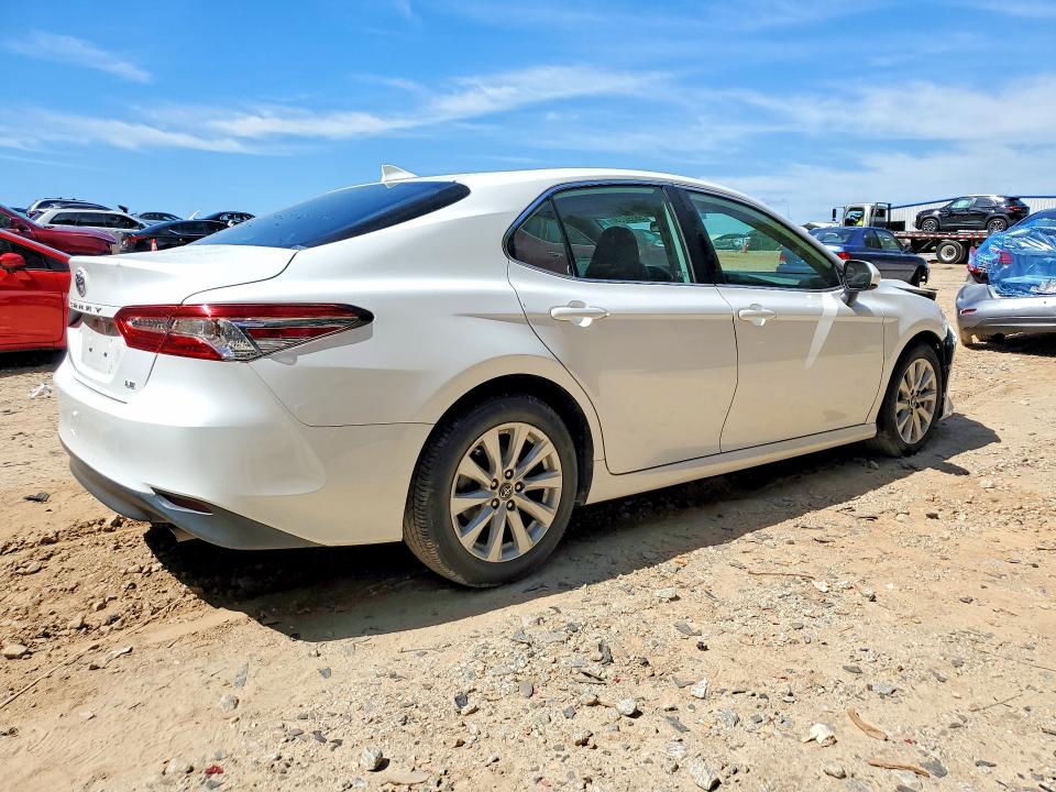 2019 Toyota Camry მანქანა იყიდება აუქციონზე, vin: 4T1B11HK9KU818867, აუქციონის ნომერი: 58392236