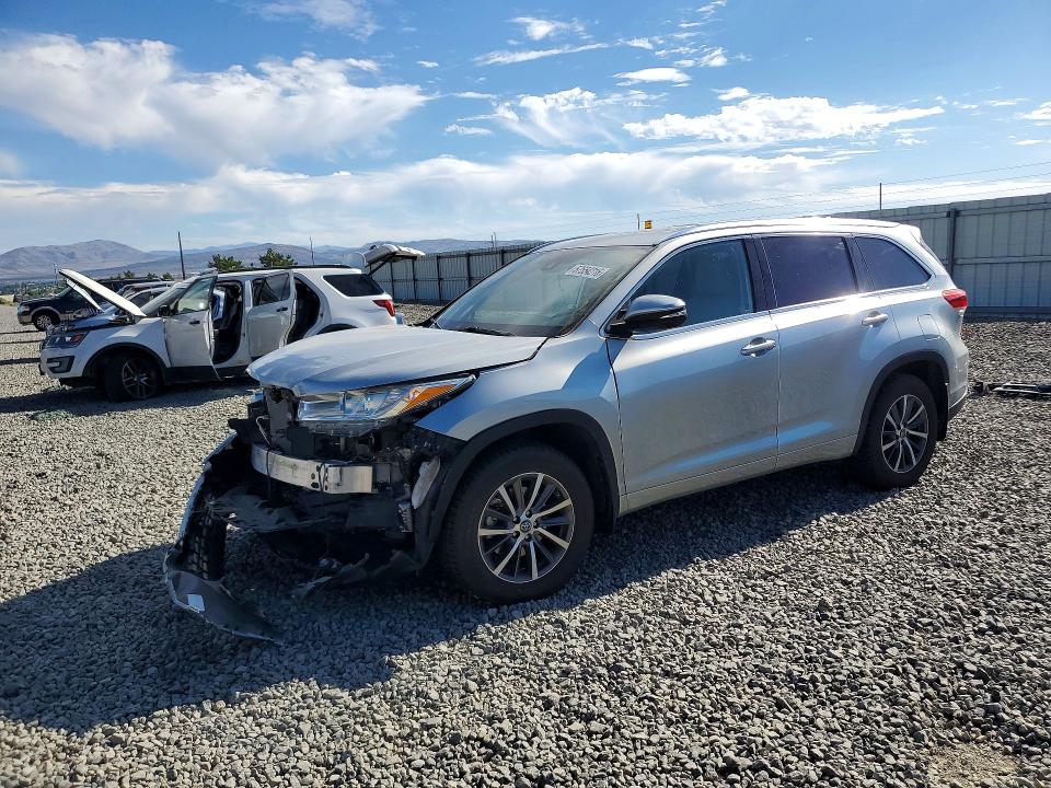 Aukcja sprzedaży 2018 Toyota Highlander, vin: 5TDJZRFH1JS560362, numer aukcji: 57554216