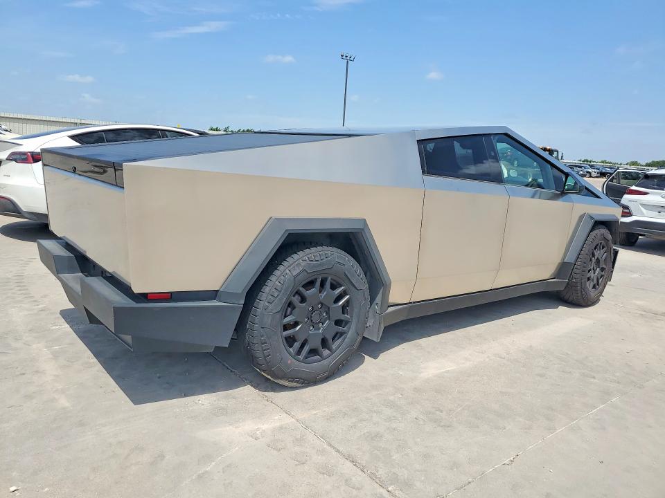 57438226 :رقم المزاد ، 7G2CEHEE2SA061608 vin ، 2025 Tesla Cybertruck مزاد بيع