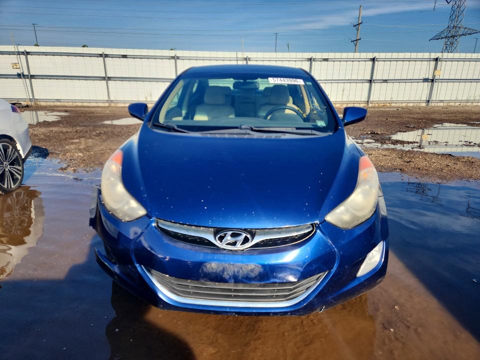57443996 :رقم المزاد ، KMHDH4AE4DU561243 vin ، 2013 Hyundai Elantra مزاد بيع