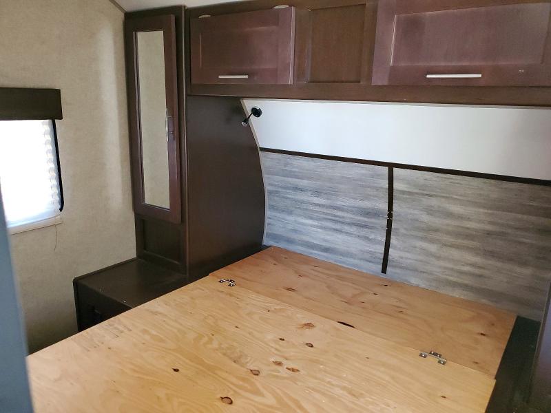 Aukcja sprzedaży 2017 Cherokee By Forest R Travel Trailer, vin: 4X4TCKC22H9127573, numer aukcji: 57370466