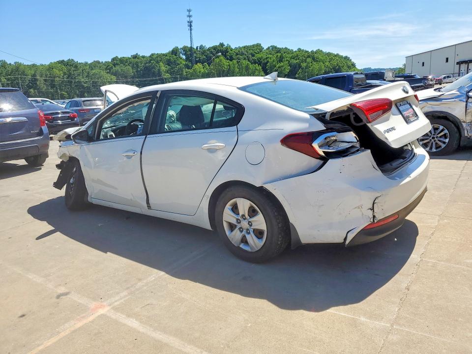 56108956 :رقم المزاد ، 3KPFK4A74JE175545 vin ، 2018 Kia Forte مزاد بيع