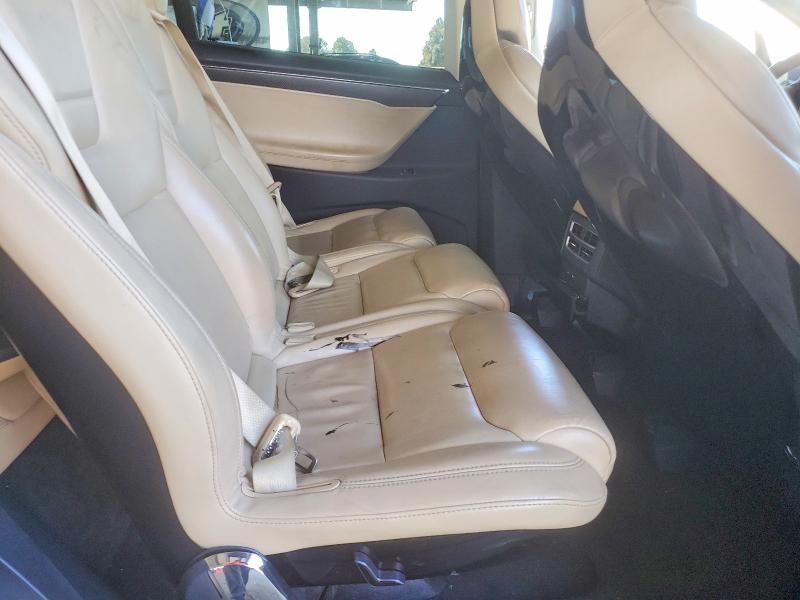 57872186 :رقم المزاد ، 5YJXCAE26HF044314 vin ، 2017 Tesla Model X مزاد بيع