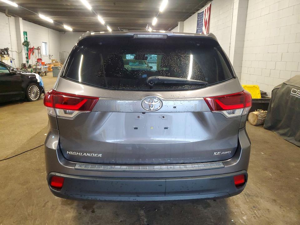 2019 Toyota Highlander მანქანა იყიდება აუქციონზე, vin: 5TDJZRFH8KS617223, აუქციონის ნომერი: 56227226