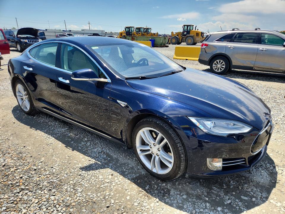 2013 Tesla Model S მანქანა იყიდება აუქციონზე, vin: 5YJSA1CN3DFP14781, აუქციონის ნომერი: 59140826