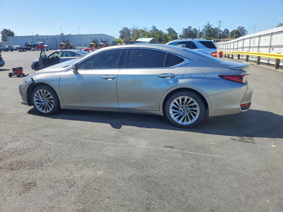 55789646 :رقم المزاد ، 58AB21B14KU004230 vin ، 2019 Lexus Es مزاد بيع