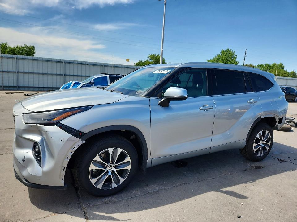 Auction sale of the 2022 Toyota Highlander, vin: 5TDGZRBH3NS163967, lot number: 57959716