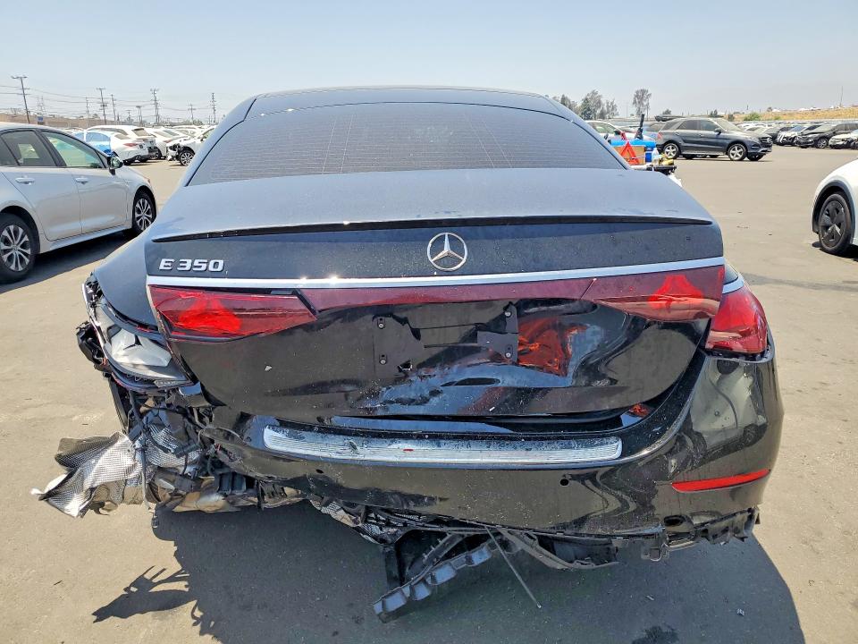 Продажа на аукционе авто 2026 Mercedes-benz E, vin: W1KLF4GB1TA202649, номер лота: 56533626