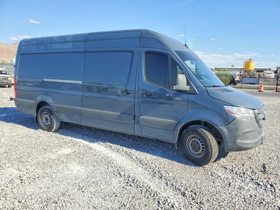 57398336 :رقم المزاد ، WD4PF1CD8KP109176 vin ، 2019 Mercedes-benz Sprinter مزاد بيع