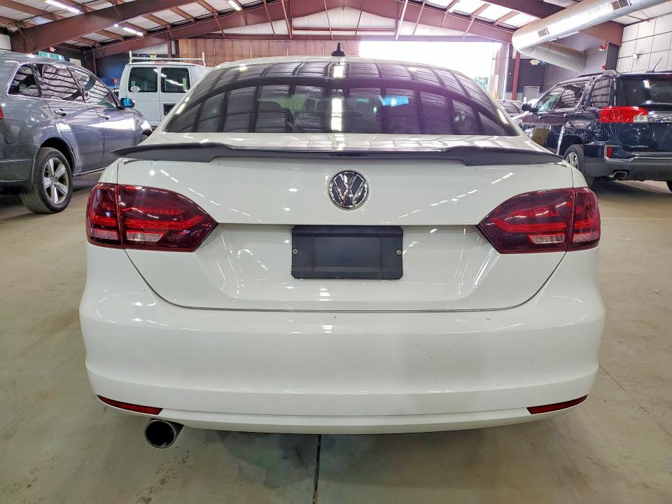 56136836 :رقم المزاد ، 3VW3L7AJ8EM360607 vin ، 2014 Volkswagen Jetta مزاد بيع