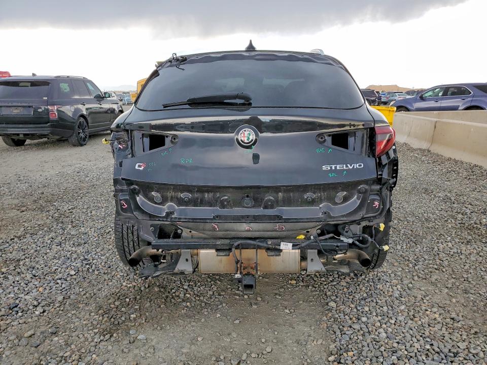 54148666 :رقم المزاد ، ZASFAKRN6J7C28781 vin ، 2018 Alfa Romeo Stelvio مزاد بيع