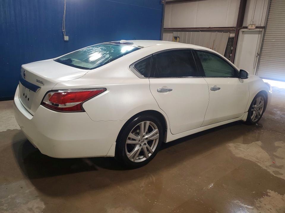 2015 Nissan Altima მანქანა იყიდება აუქციონზე, vin: 1N4BL3AP2FC125222, აუქციონის ნომერი: 55730956