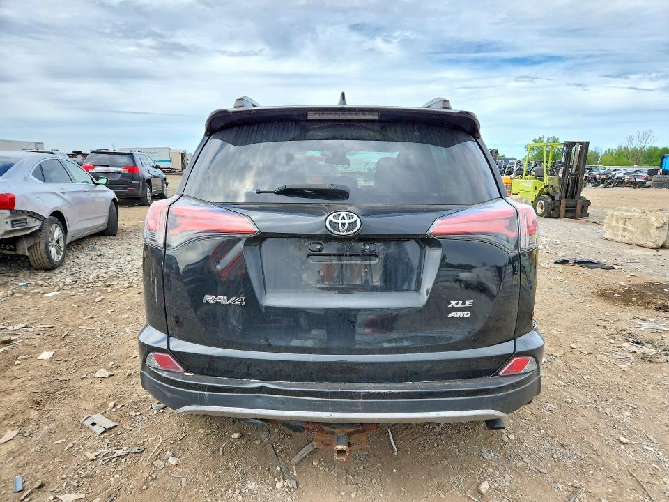 Продажа на аукционе авто 2017 Toyota Rav4, vin: 2T3RFREV4HW577913, номер лота: 55339226