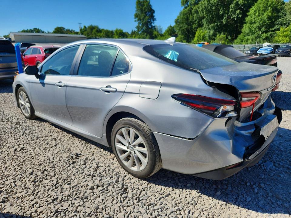 54461906 :رقم المزاد ، 4T1C11AK7NU676229 vin ، 2022 Toyota Camry مزاد بيع