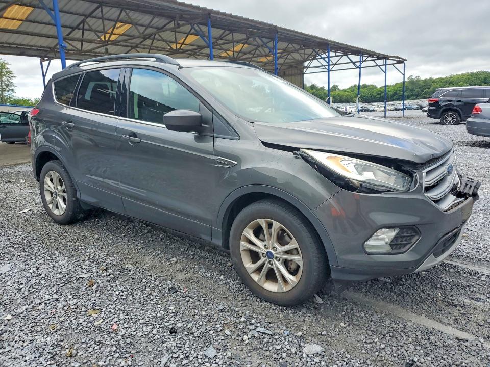 57770516 :رقم المزاد ، 1FMCU0GD1HUB02160 vin ، 2017 Ford Escape مزاد بيع
