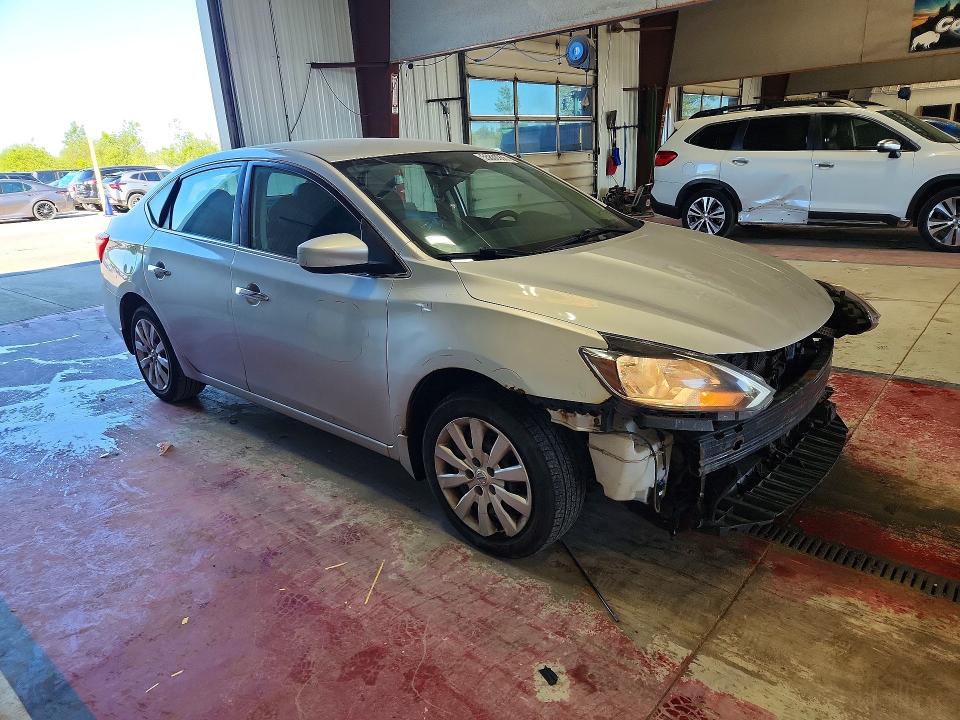 55868906 :رقم المزاد ، 3N1AB7AP2JY337041 vin ، 2018 Nissan Sentra مزاد بيع