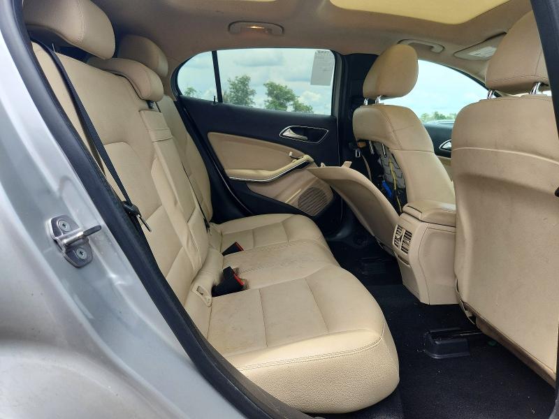 56624666 :رقم المزاد ، WDCTG4EB2JJ474323 vin ، 2018 Mercedes-benz Gla مزاد بيع