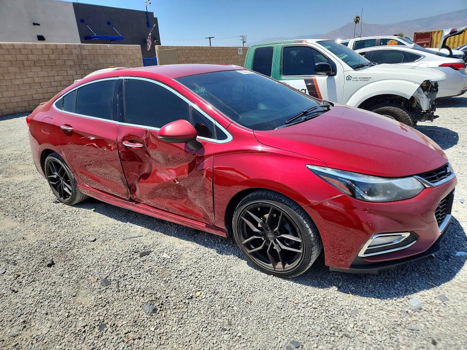 58693846 :رقم المزاد ، 1G1BF5SM5J7225858 vin ، 2018 Chevrolet Cruze مزاد بيع