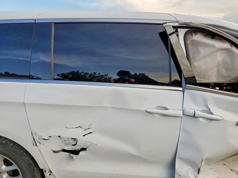 56867186 :رقم المزاد ، 2C4RC1CG4LR131276 vin ، 2020 Chrysler Voyager مزاد بيع