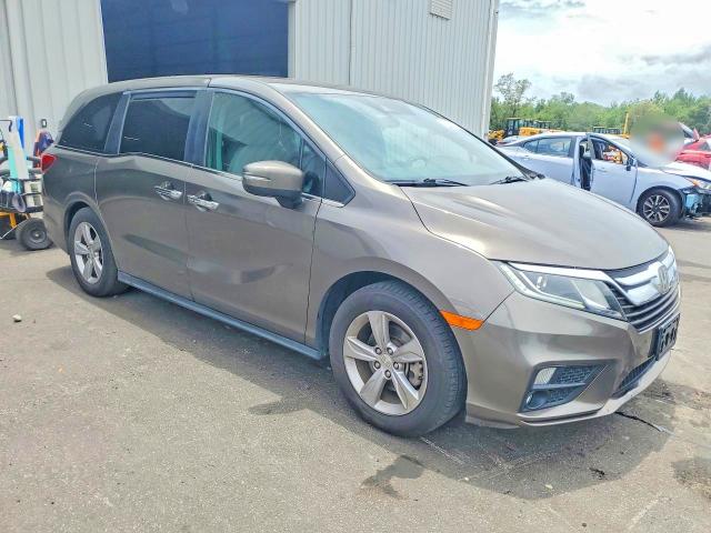 57612156 :رقم المزاد ، 5FNRL6H55JB069626 vin ، 2018 Honda Odyssey مزاد بيع