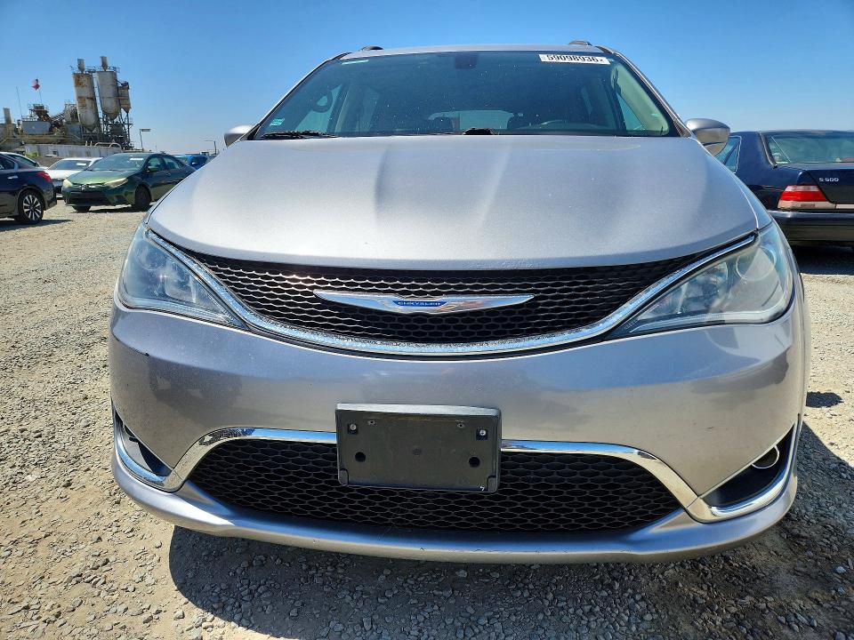 Auction sale of the 2018 Chrysler Pacifica, vin: 2C4RC1BG2JR290358, lot number: 59098936